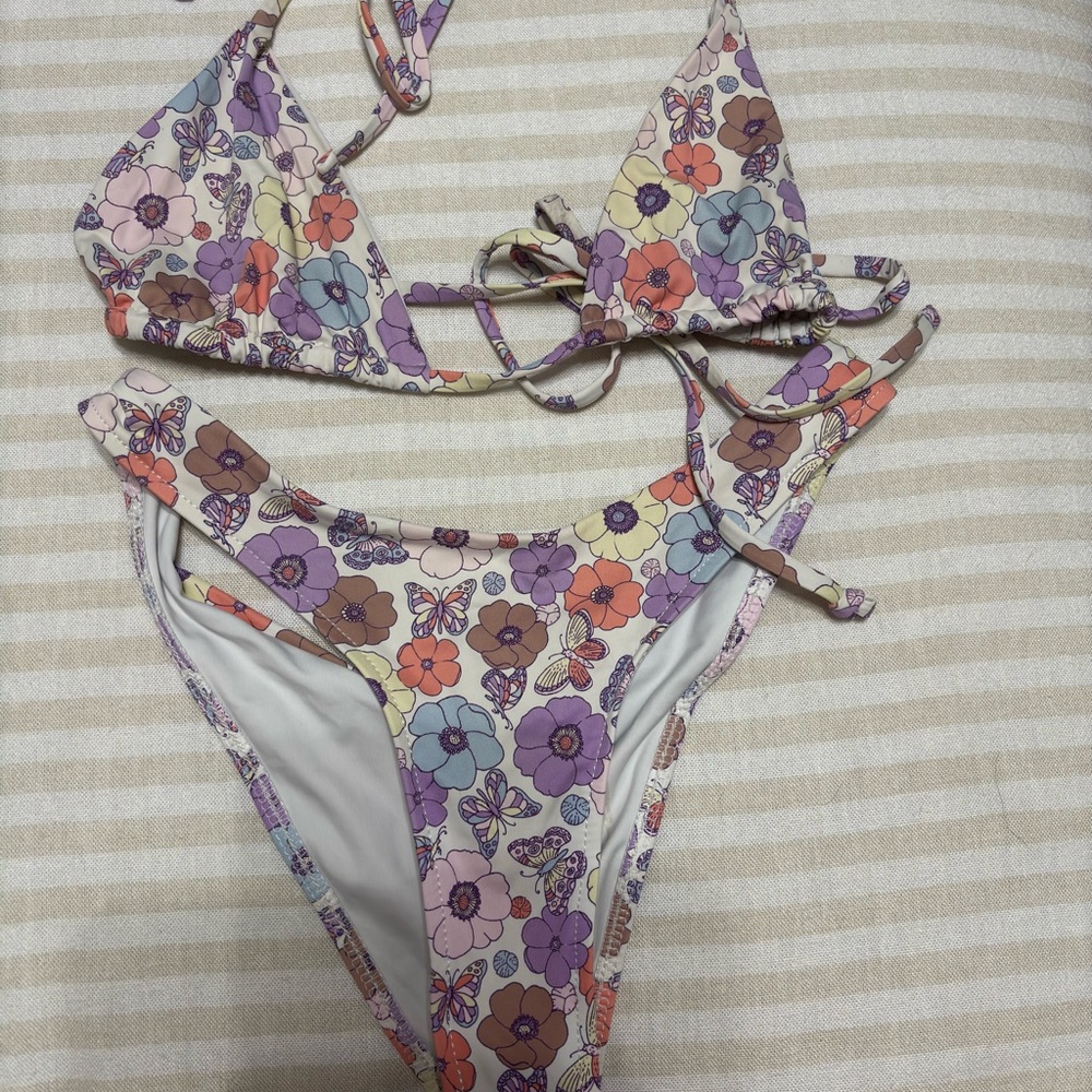Frankie’s bikini